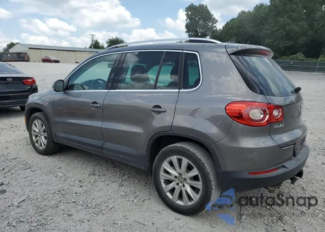2009 Volkswagen Tiguan S from USA, damaged, VIN WVGAV75N39W003838